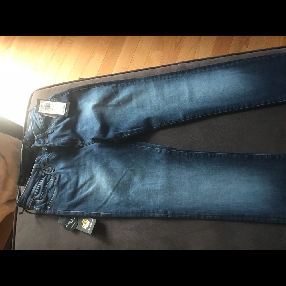 Women’s NWT straight leg jeans